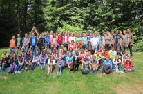 Gruppenfoto nach einer Waldführung der 6. Klassen der Realschule Bad Griesbach Juli 2014 